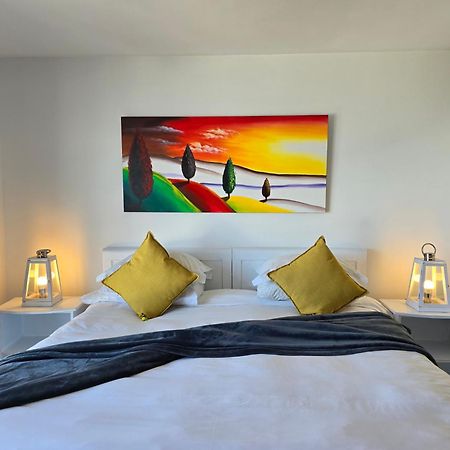 Swept Away Guesthouse - No-Loadshedding Yzerfontein Eksteriør billede