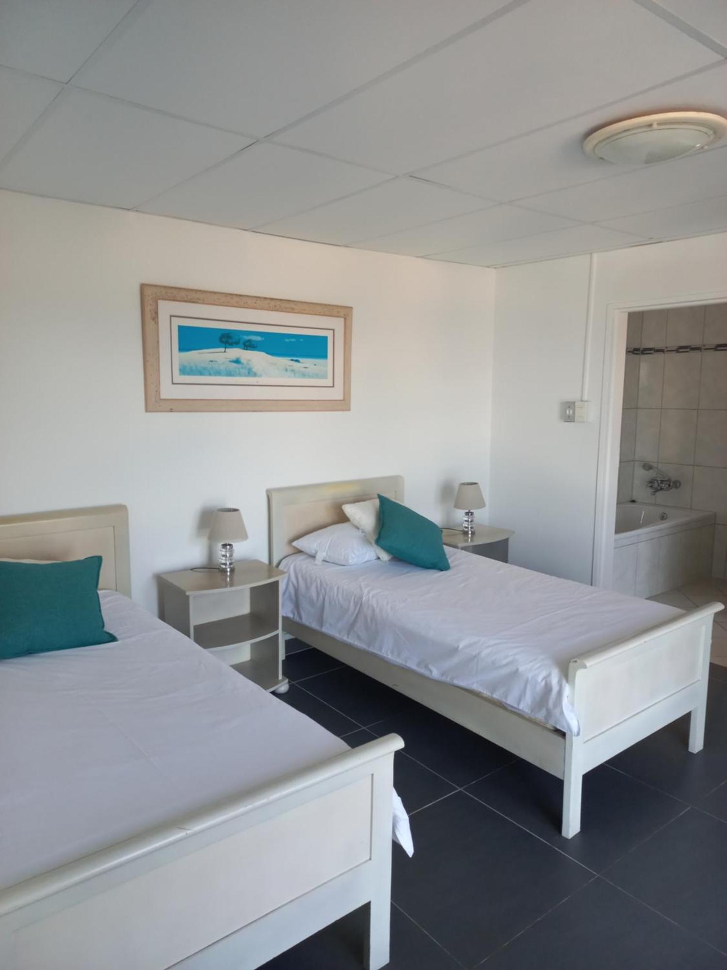 Swept Away Guesthouse - No-Loadshedding Yzerfontein Eksteriør billede