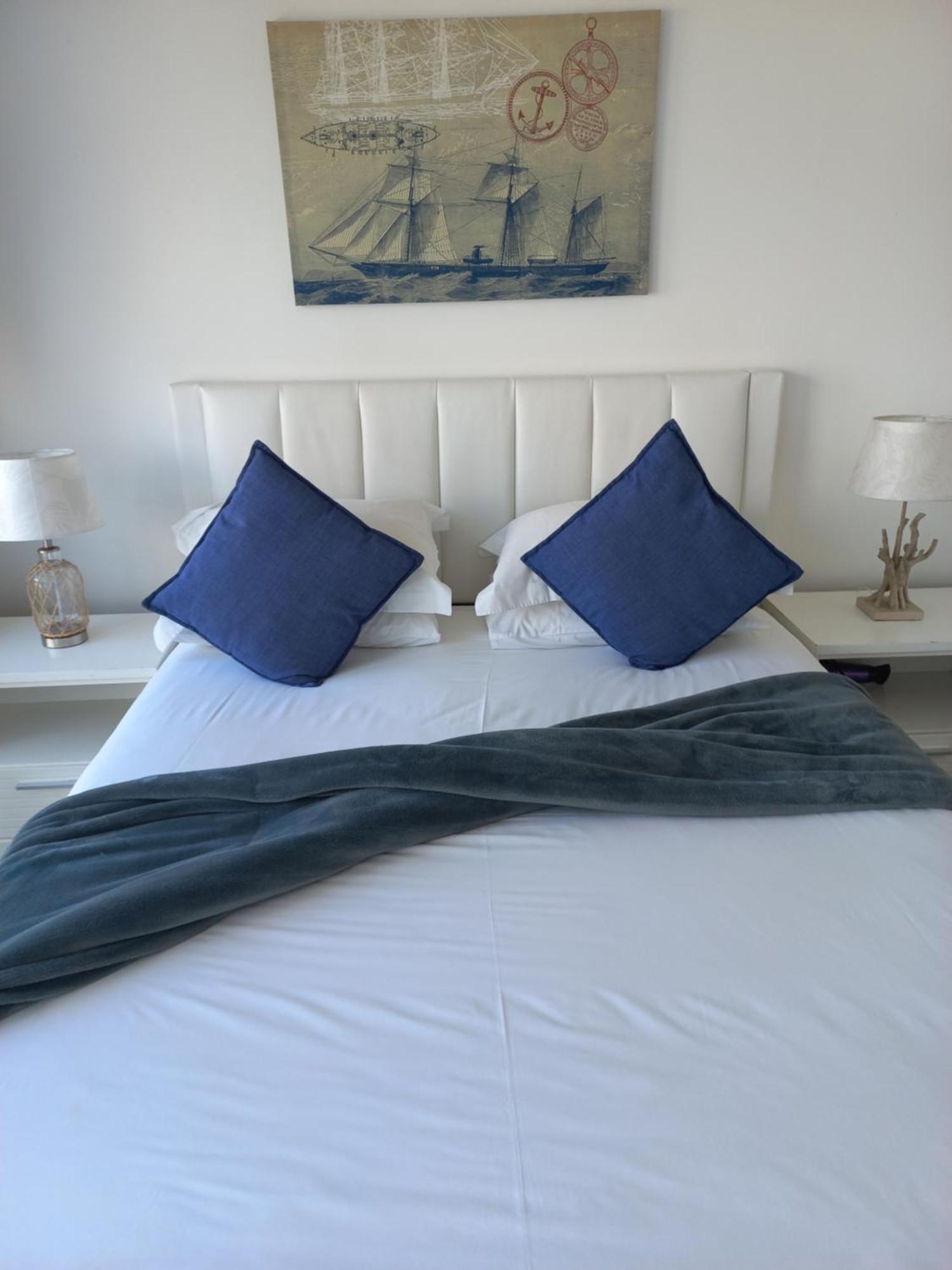 Swept Away Guesthouse - No-Loadshedding Yzerfontein Eksteriør billede