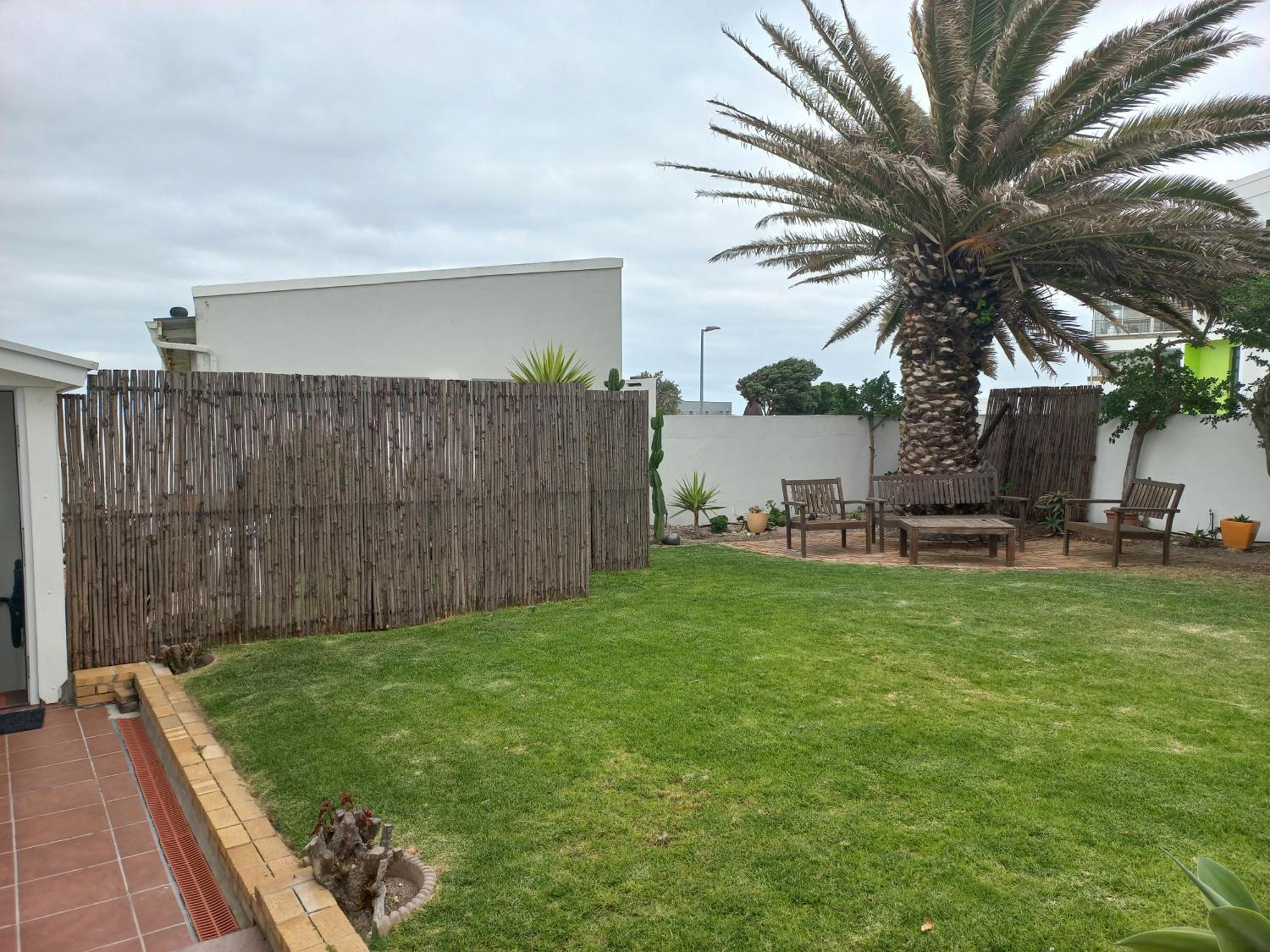 Swept Away Guesthouse - No-Loadshedding Yzerfontein Eksteriør billede