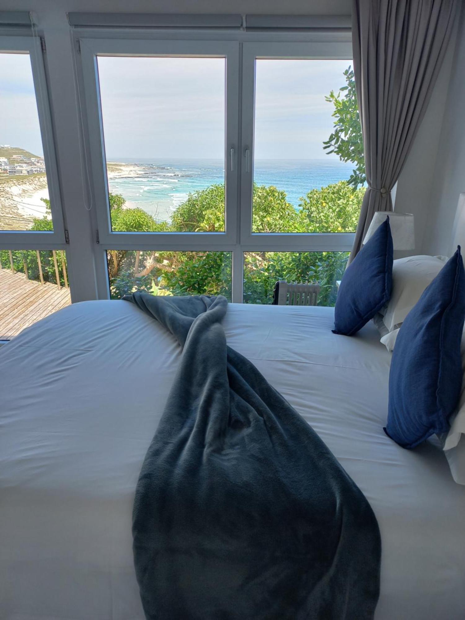 Swept Away Guesthouse - No-Loadshedding Yzerfontein Eksteriør billede