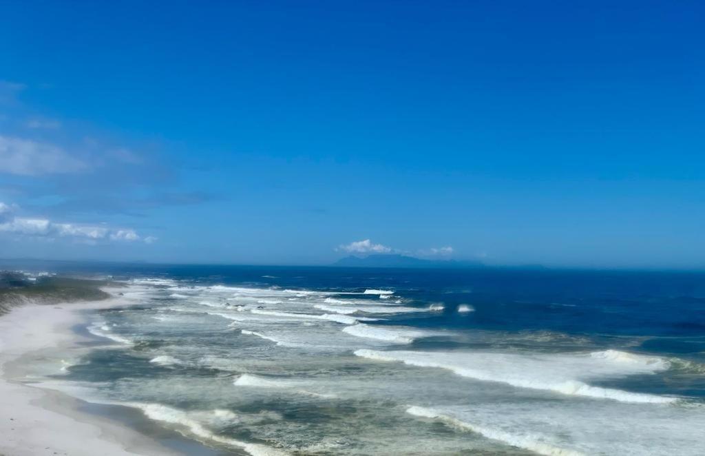 Swept Away Guesthouse - No-Loadshedding Yzerfontein Eksteriør billede